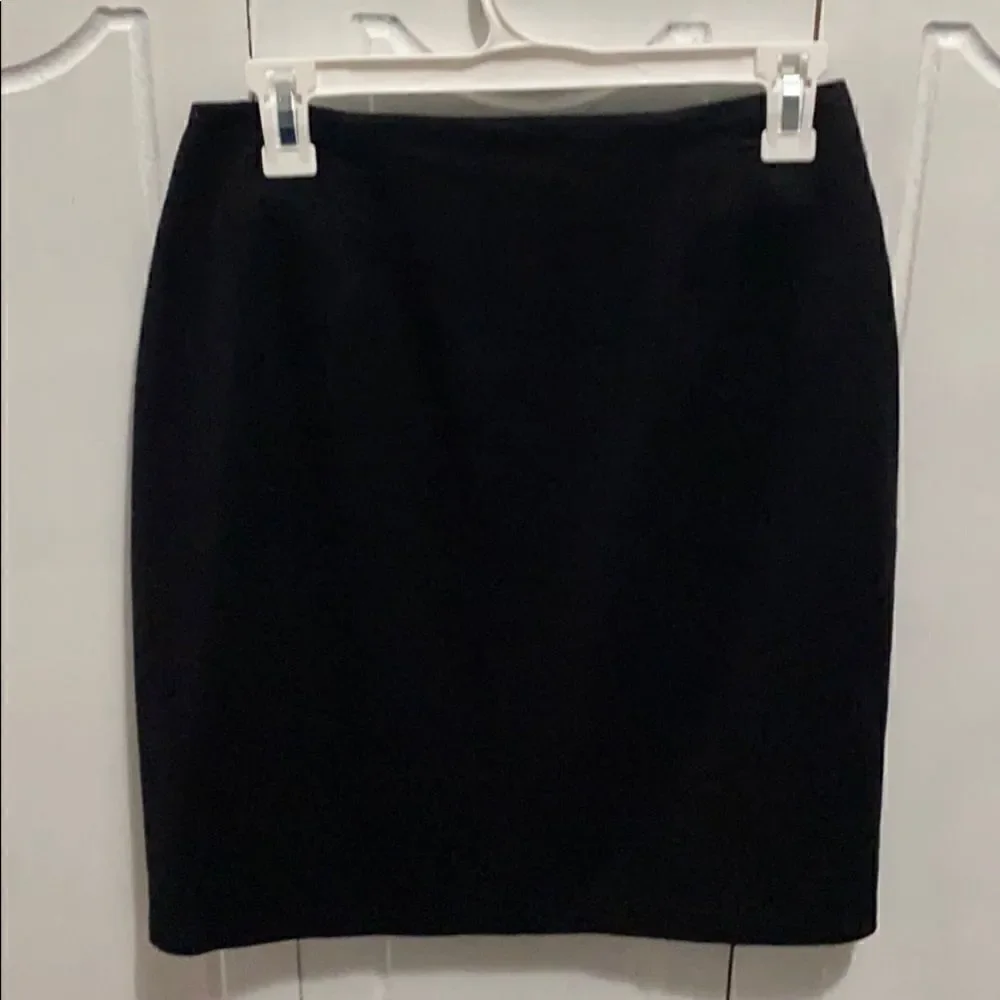 NYCC  black lined pencil skirt 100% wool size 10